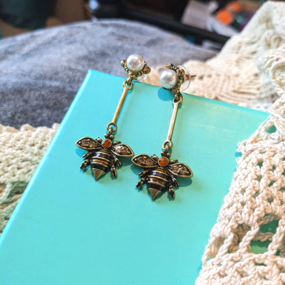 Antique-Style Bee Drop Earrings
